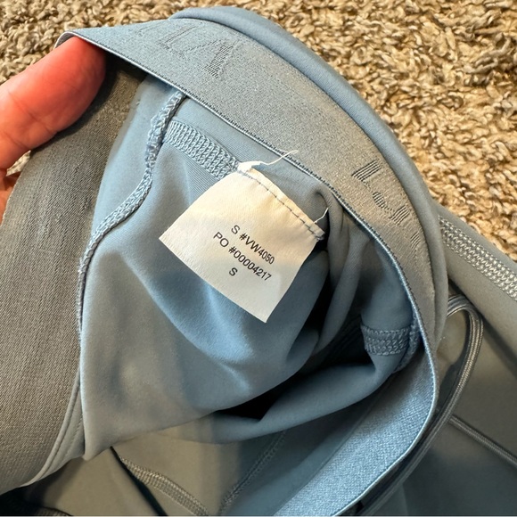 Vuori Elevate Daily Leggings Like New - Picture 6 of 7